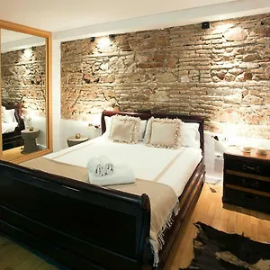quiet-exclusive-apartment-historic-center.1costadelsol.com/